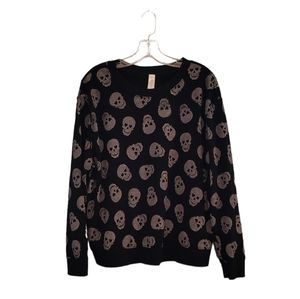 Skull sweater #130
